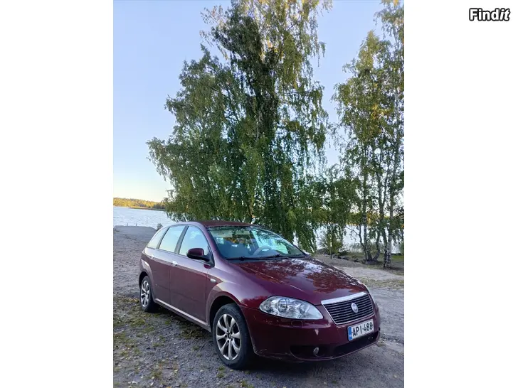 Myydään Tilava ja halpa käyttöinen perheauto