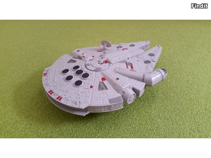 Myydään Star Wars Millenium Falcon alus No 13405 -hinta 6e