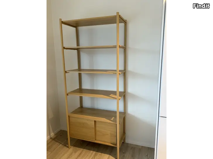 Säljes BOKHYLLA/KIRJAHYLLY