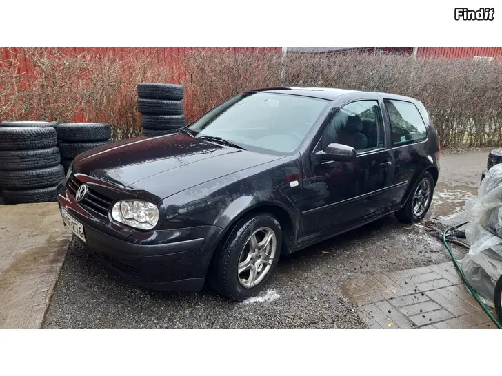 Myydään Volkswagen Golf 1.4 bensa manuaali vm 2002