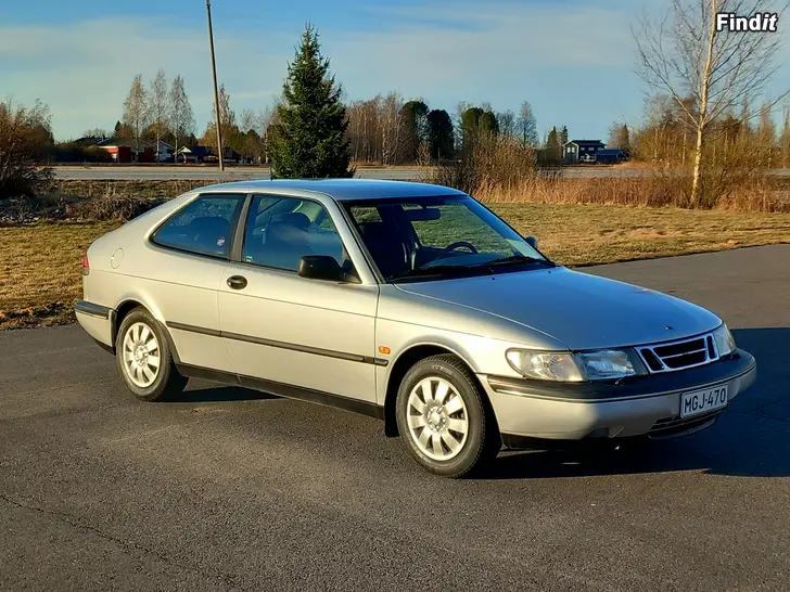 Myydään Saab 900 SE 2.0 VÄHÄN AJETTU