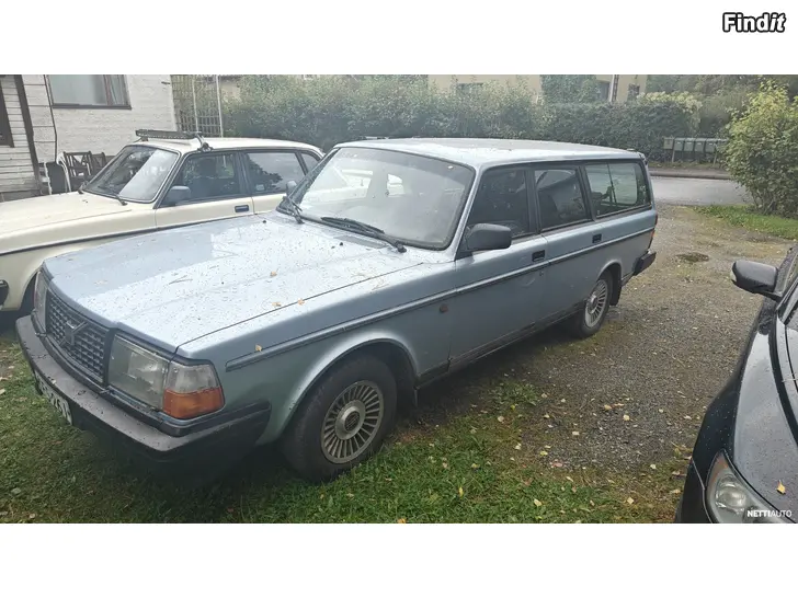 Myydään volvo 245 pikku vikainen