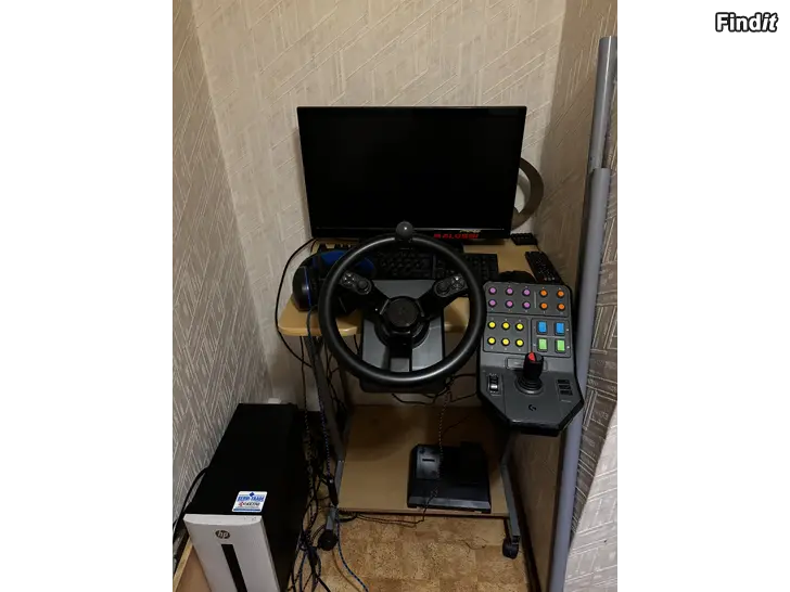 Säljes Komplett gaming set med farming simulator pedal+ ratt