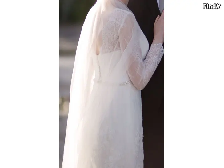 Säljes Bröllopsklänning