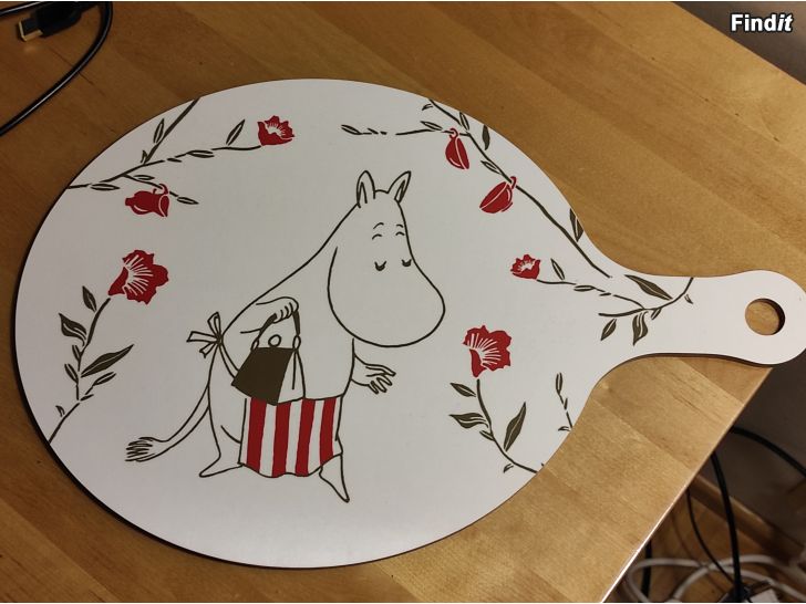 Myydään Muumi, Moomin tea party flower red. Anglo  Nordic tarjoilualusta. Uusi