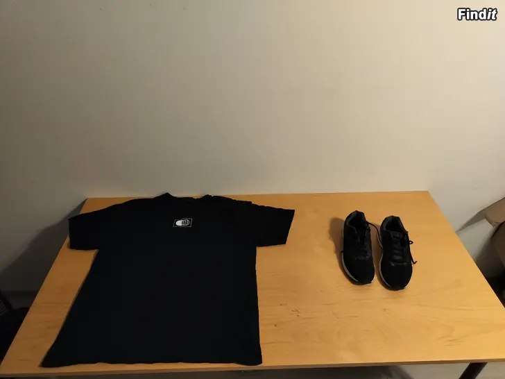 Myydään Kuumaa t-paita huppari