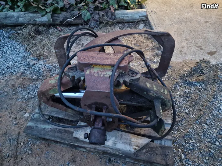 Myydään Fiskars puutavarakoura