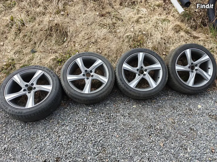 Säljes Ocean Storm 19 Aluminiumfälgar med Rotalla Setula 245/45