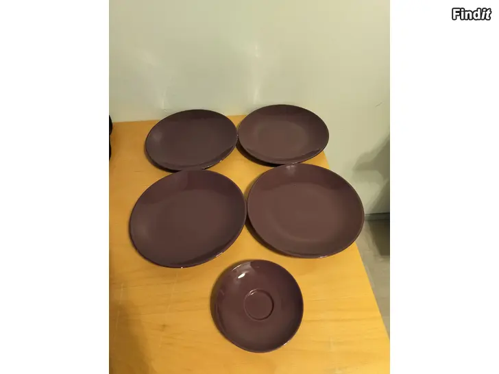 Myydään Lautaset matceramica kengät sievi