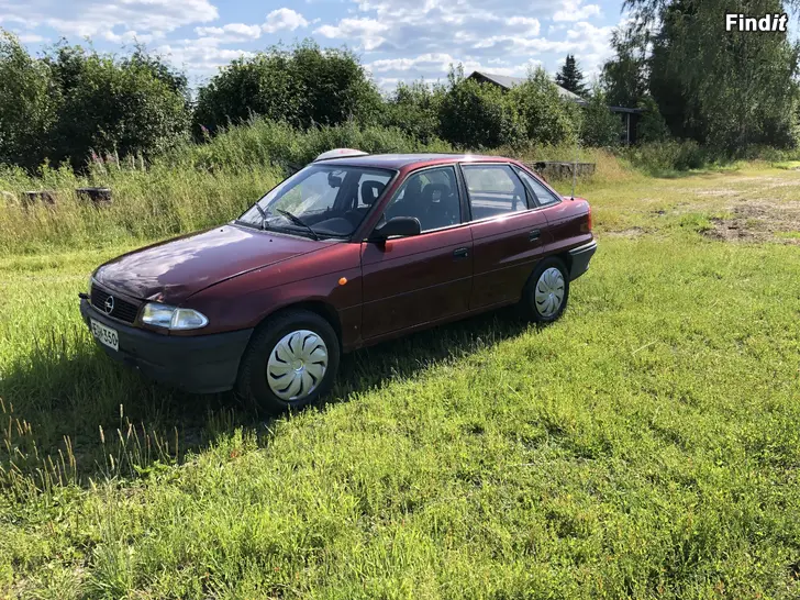Myydään Opel Astra 1.6i -95 juuri kats