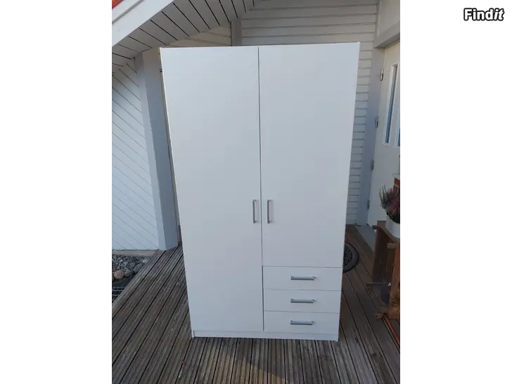 Säljes Klädskåp