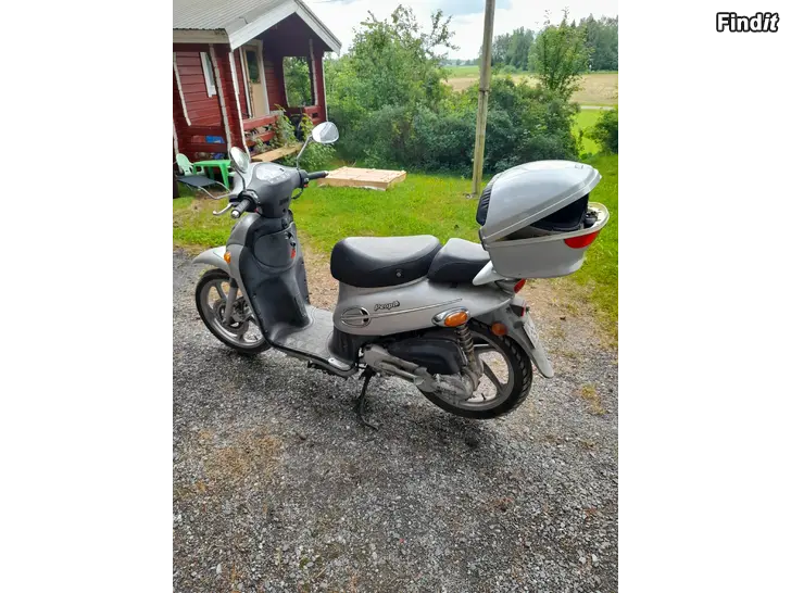Myydään Kymco People skootteri