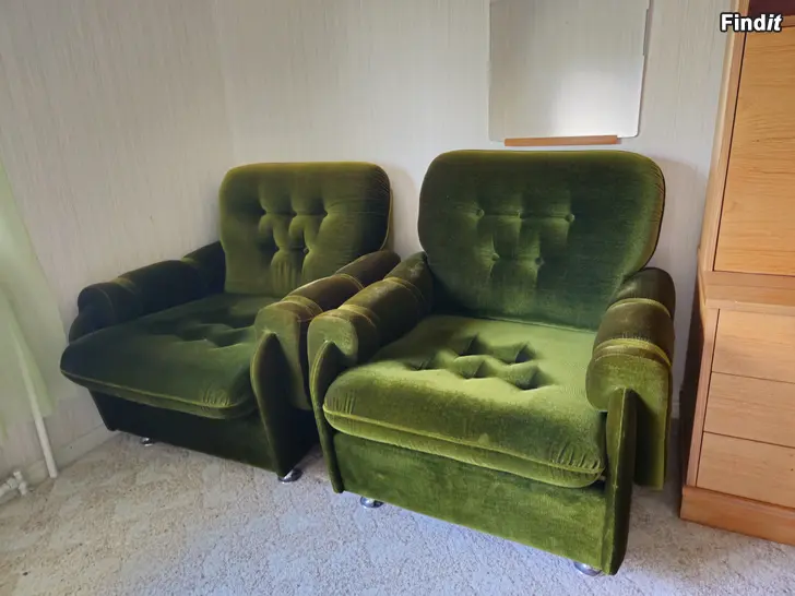 Myydään Vintage 2 green armchairs