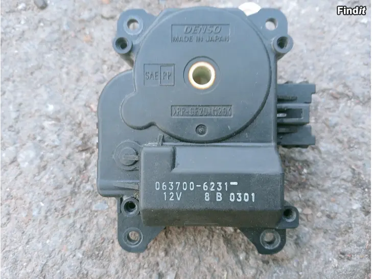 Myydään Toyota Avensis 2001 lämmitys säätömoottori 063700-6231