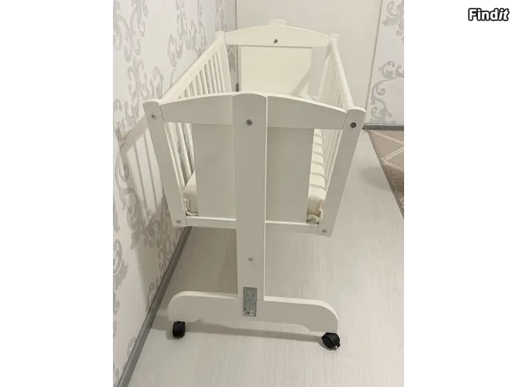 Myydään Lasten keinusänky