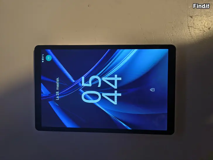 Myydään Acer iconia a10 tabletti uuden veroinen suojakuoret takuu voimassa