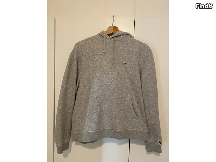 Säljes Tommy Hilfiger huppari