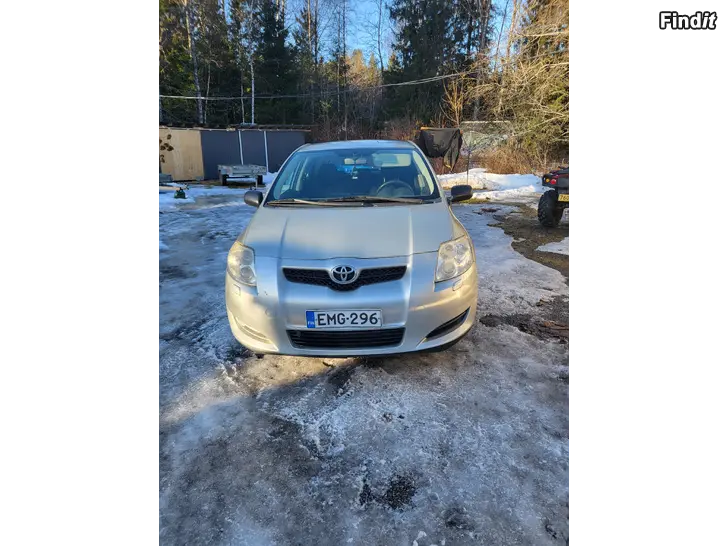 Myydään Toyota Auris