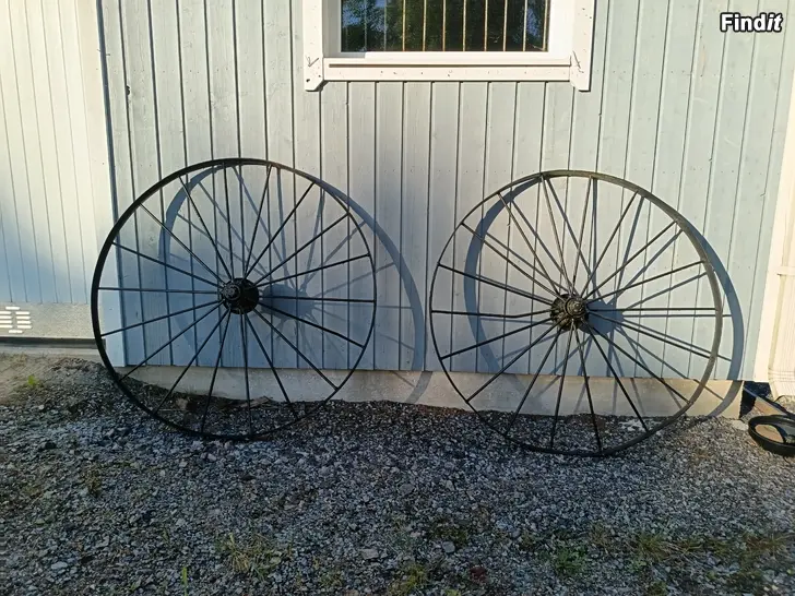 Säljes Säljes gamla fälgar som prydnad