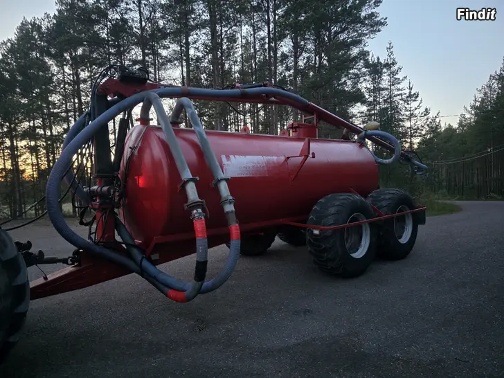 Myydään Livakka lietekärry