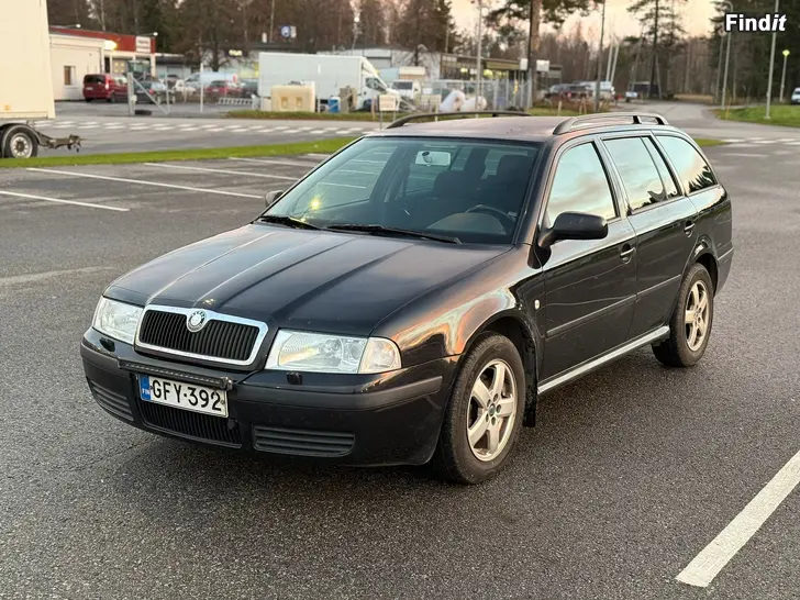 Myydään Skoda