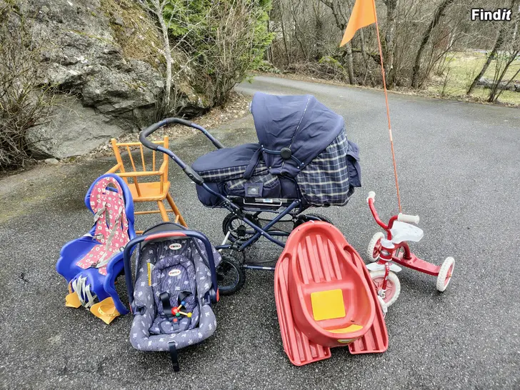 Myydään Barnvagn+andra tillbehör