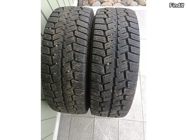 Myydään Talvirenkaat 2kpl