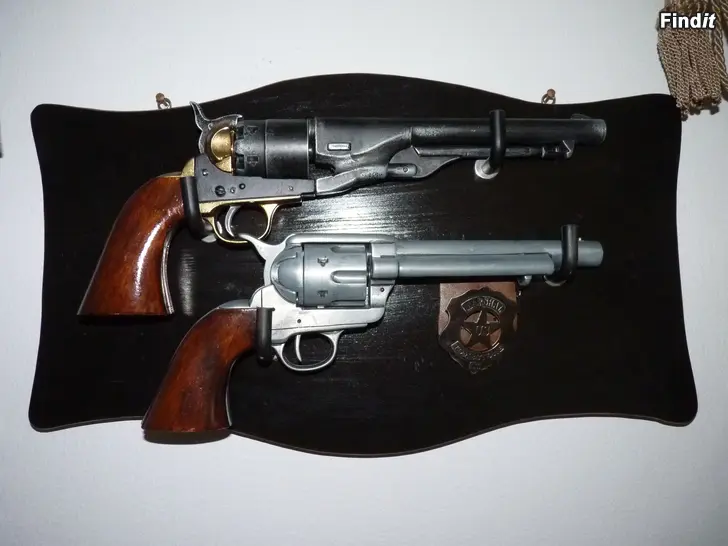 Myydään Colt kopoit 2 kpl