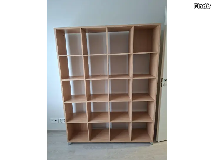 Säljes Laadukas 5 x 4 kirjahylly