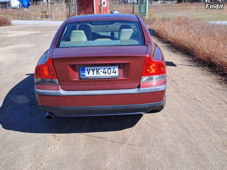 Säljes Volvo S60 2,4 Års M.2001