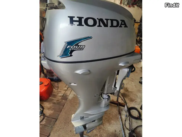 Myydään Honda BF 20 sähkö trimmi ja startti