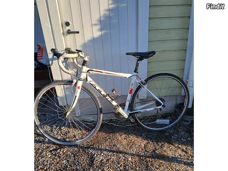 Säljes Felt Z100 landsvägscykel