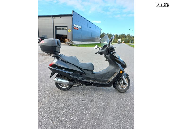 Säljes HELKAMA AMBASSADOR 150CC 2011