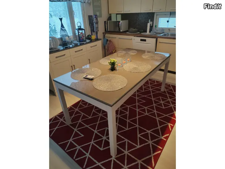 Myydään Hieno ruokapöytä , lasi kannella, harmaa/valkoinen