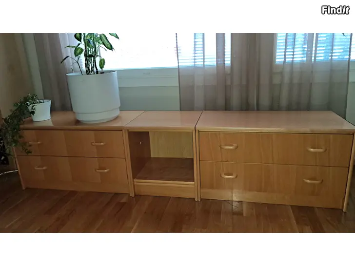 Säljes Tv/blombänk i bok