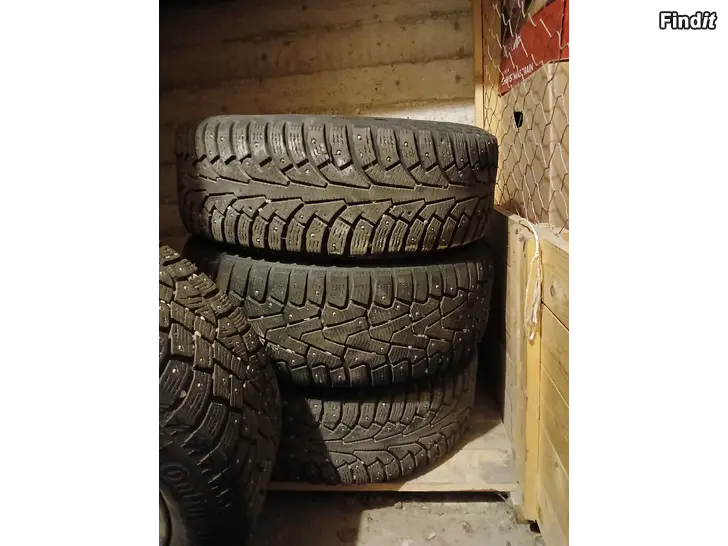 Säljes Vinterdäck Pirelli Ice 205/60, 16 tum