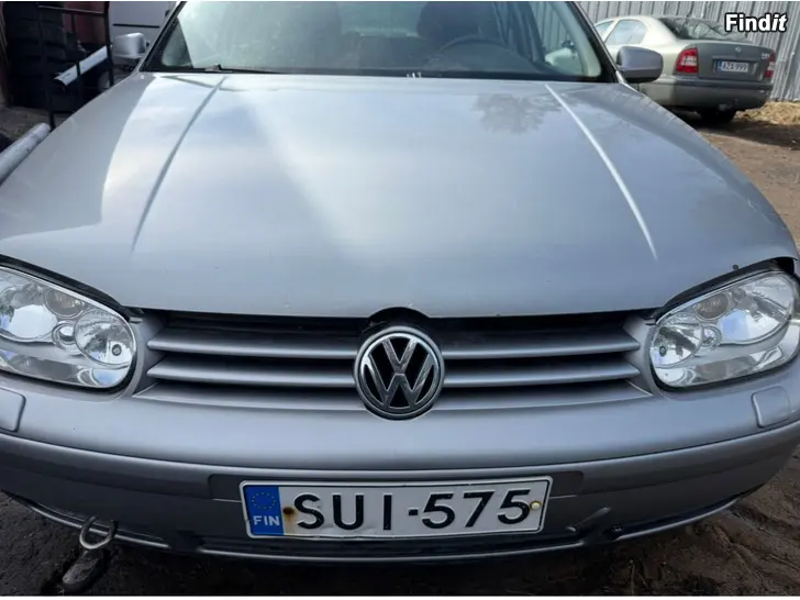 Säljes VW GOLF mk4 ja mk5 2kpl Myydään osina i delar