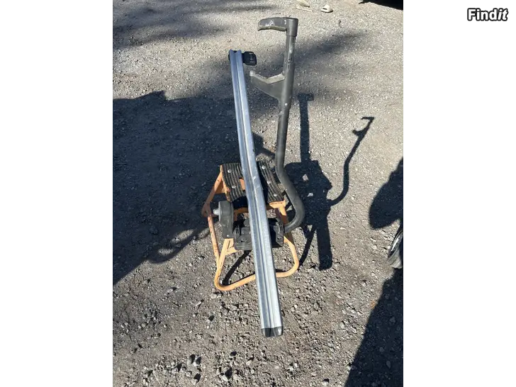 Myydään Cykel ställning för biltak