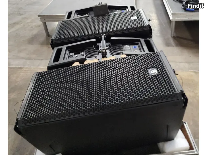 Myydään HDL 30-A Active Two-Way Line Array Module