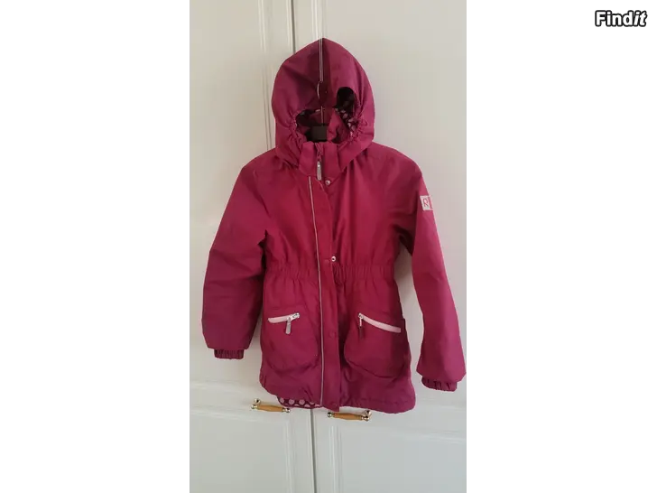 Myydään ReimaTEC toppatakki viininpunainen 134   -hinta 6e