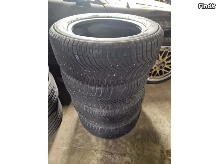 Myydään 215/55/16 michelin 4kpl