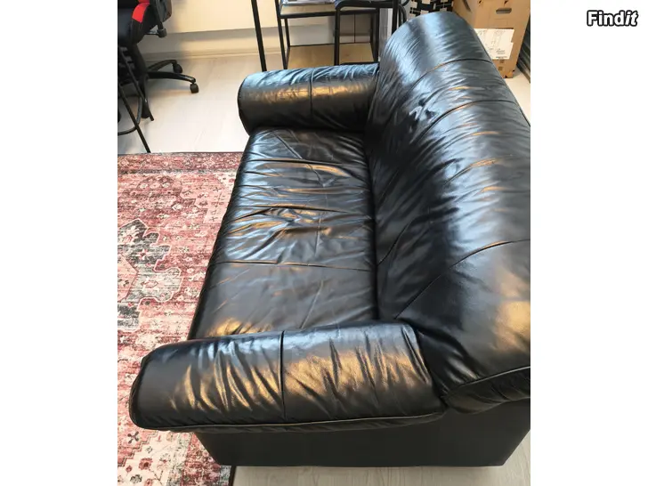 Myydään Nahkasohva