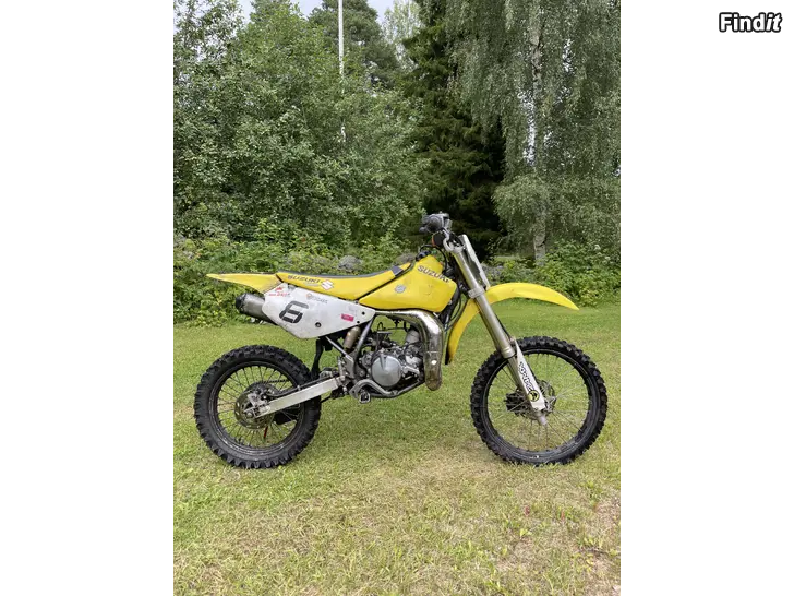 Myydään Suzuki RM85
