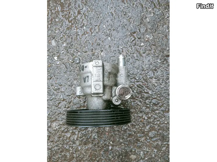 Myydään Renault Laguna 2003 ohjaustehostimenpumppu 26054891