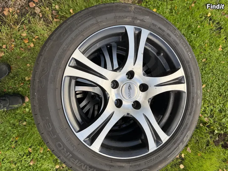 Säljes Audi 16 fälgar med däck 5x112