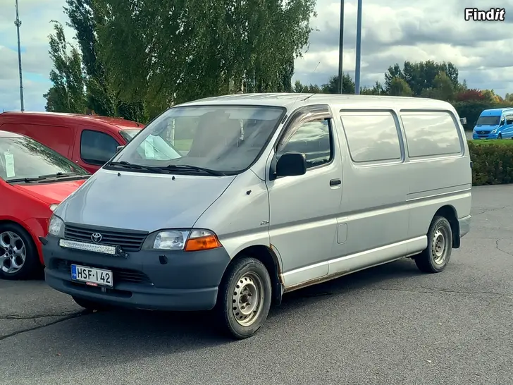 Myydään Toyota Hiace 2.5 D-4D 102hv Pitkä