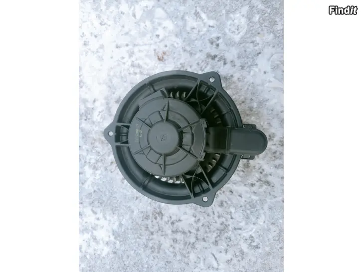 Myydään Kia Ceed 2009 lämmityslaitteen puhallin F00933F012