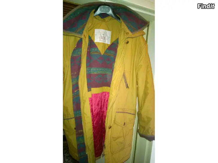 Myydään Talvitakki, on villa vuori, koko 42