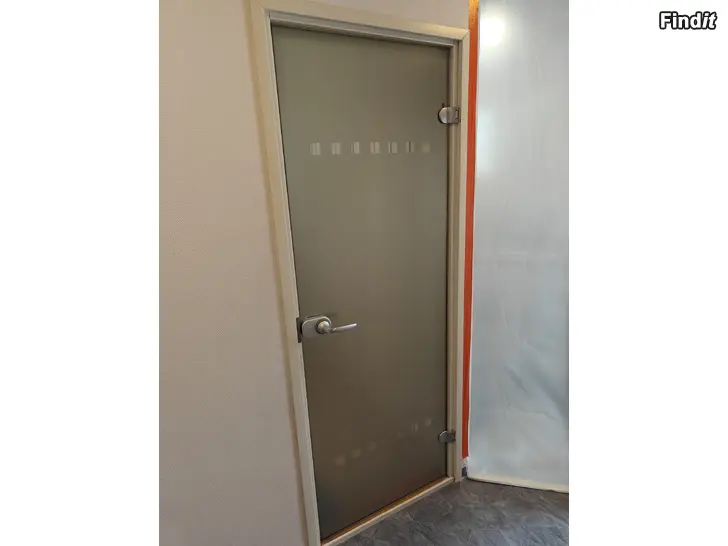 Myydään Lasiovi kosteaan tilaan 8x21