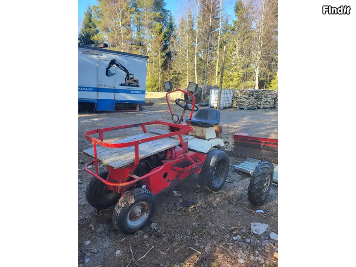 Säljes Minkomatic 209 sla medföljes plog och andra däck